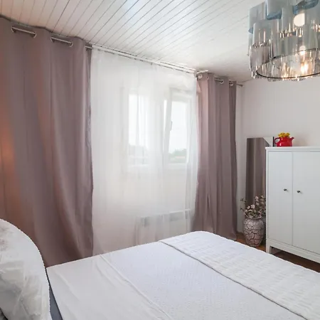 Cozy In With Jacuzzi * Hrvace